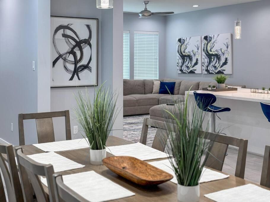 Holiday home 3-story Downtown Getaway